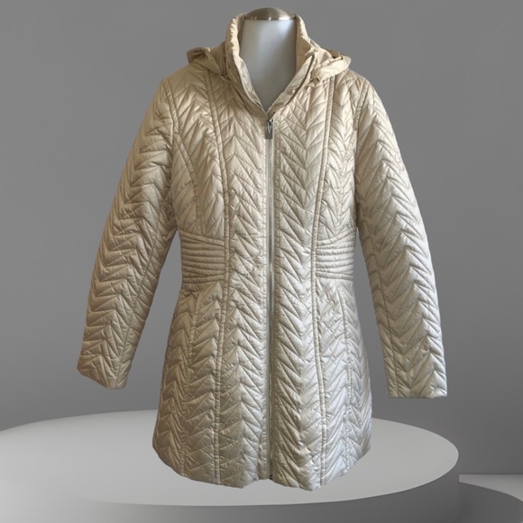 Via Spiga Jackets & Blazers - Via Spiga Zigzag Quilted Detachable Hood Jacket